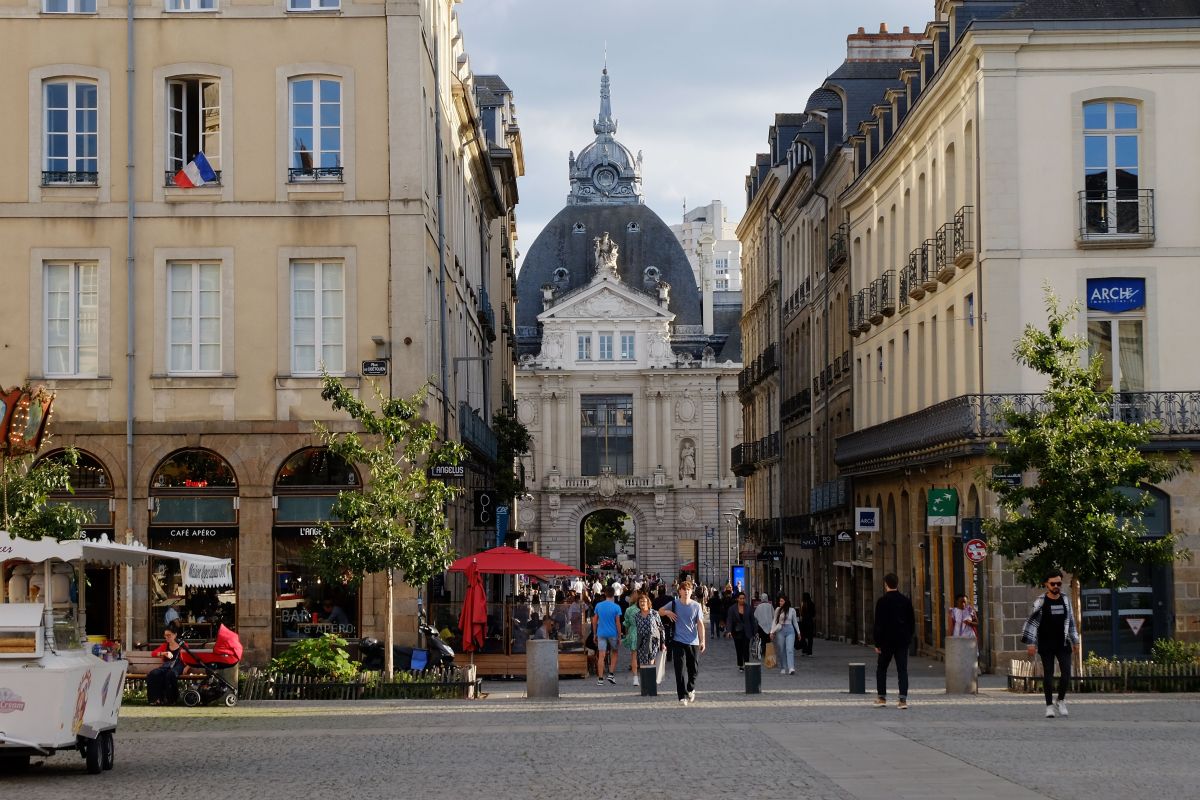 Une rue embl&eacute;matique de Rennes